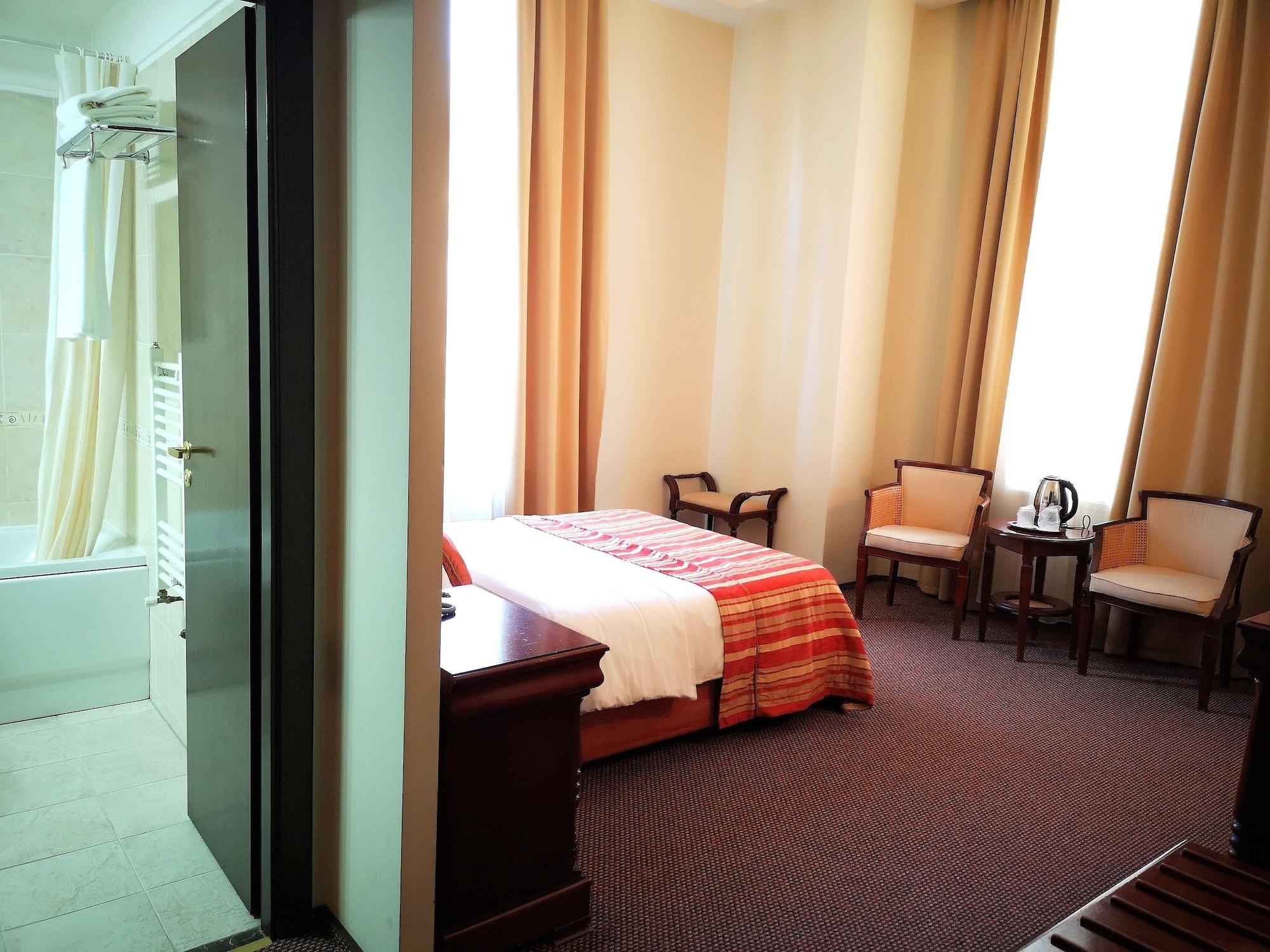 Atrium Ateneu Center Hotel