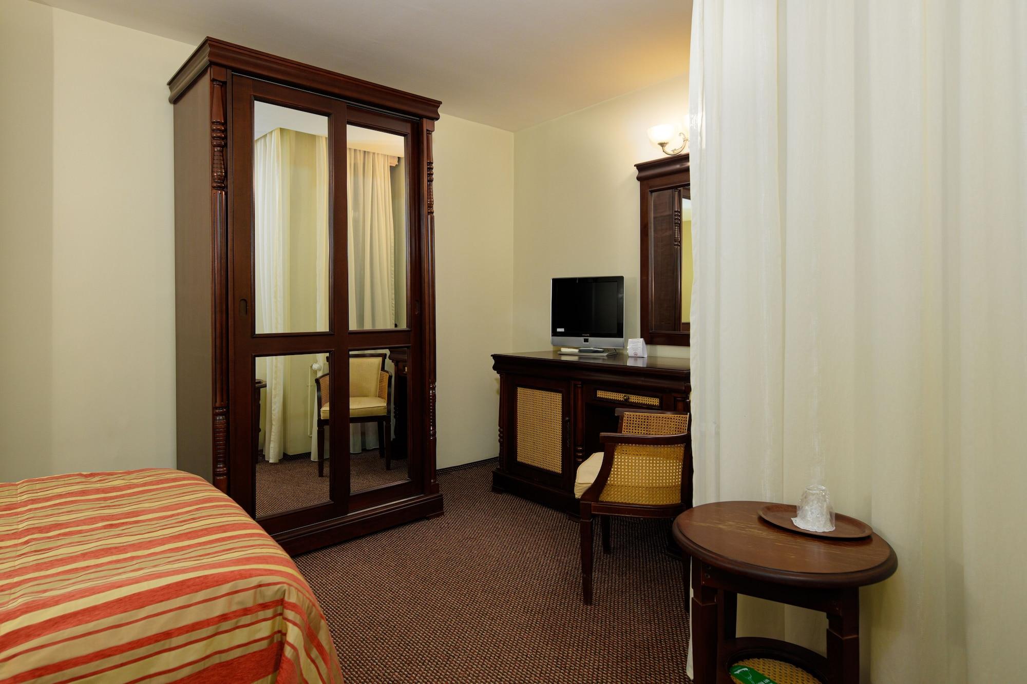 Atrium Ateneu Center Hotel 3*