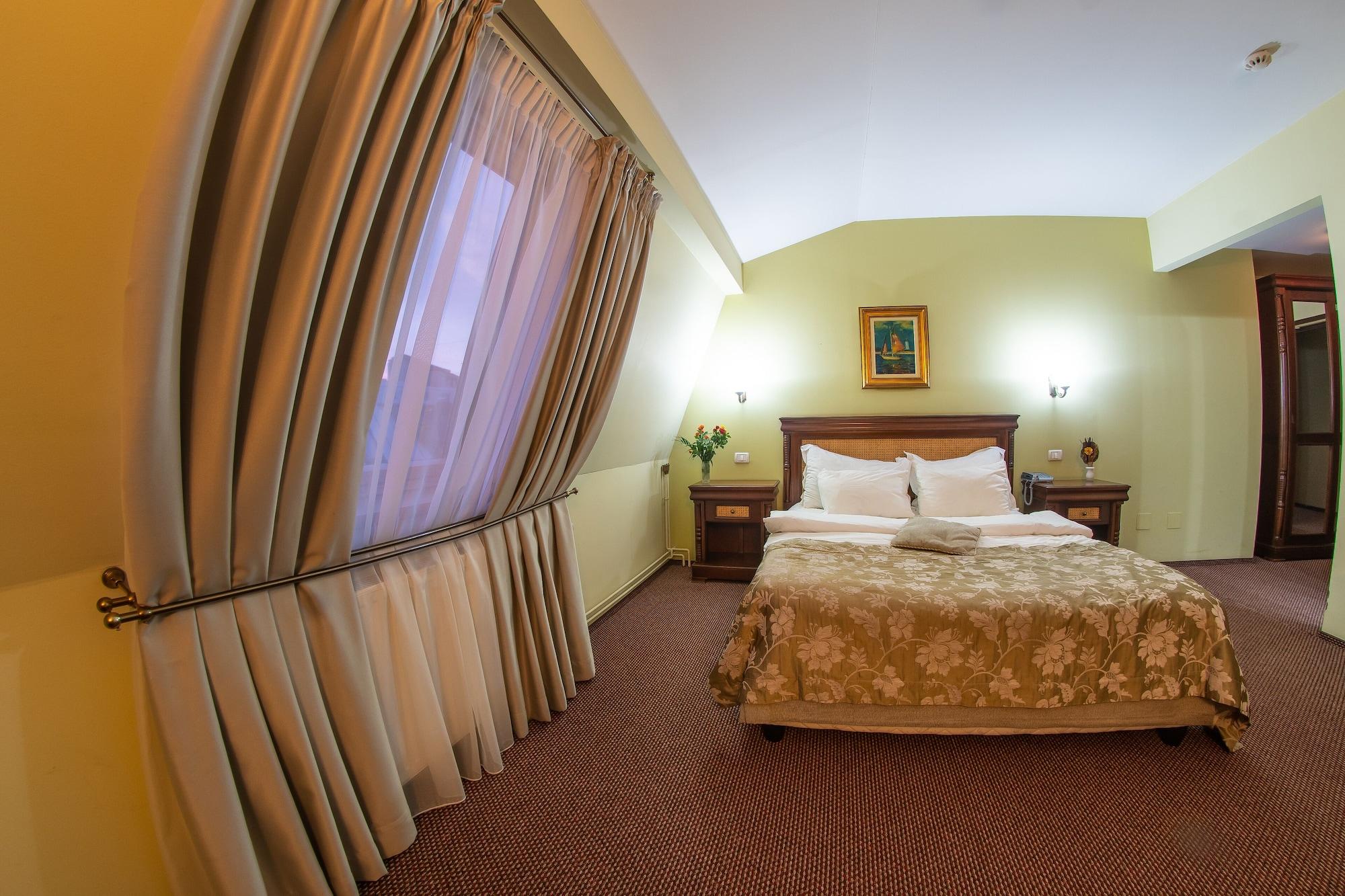 Hotel Atrium Ateneu Center 3*