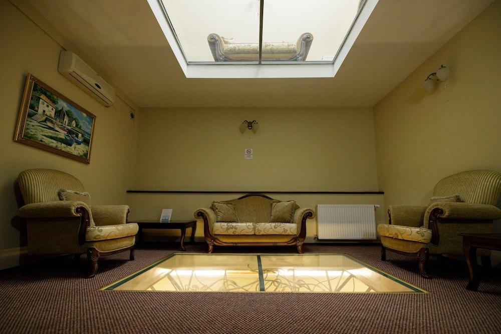 Atrium Ateneu Center Hotel 3*